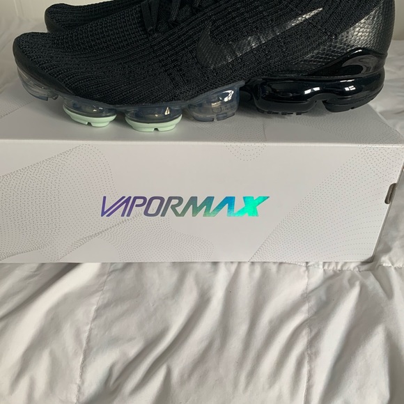 Nike Vapormax 3 - Picture 3 of 5